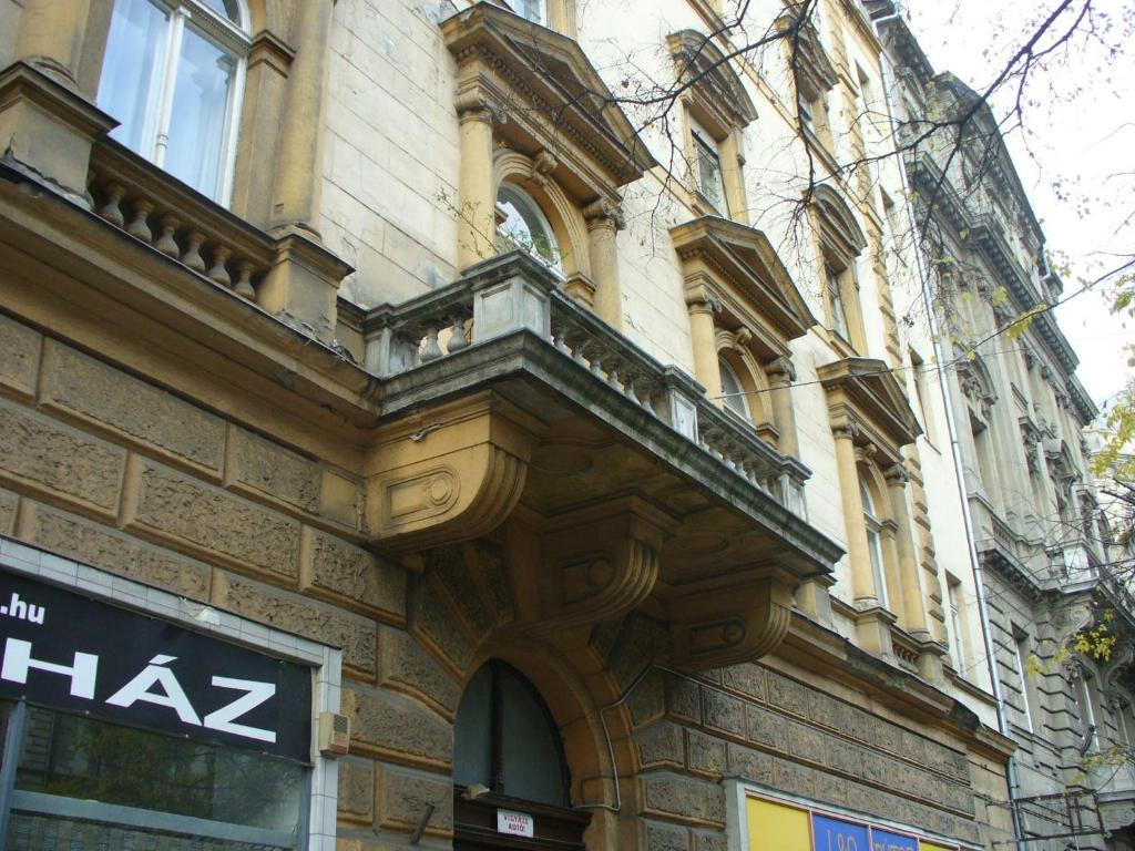 Budapest Tourist Apartments - József körút Budapeste Exterior foto