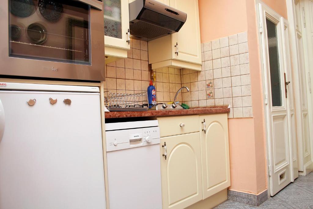 Budapest Tourist Apartments - József körút Budapeste Quarto foto